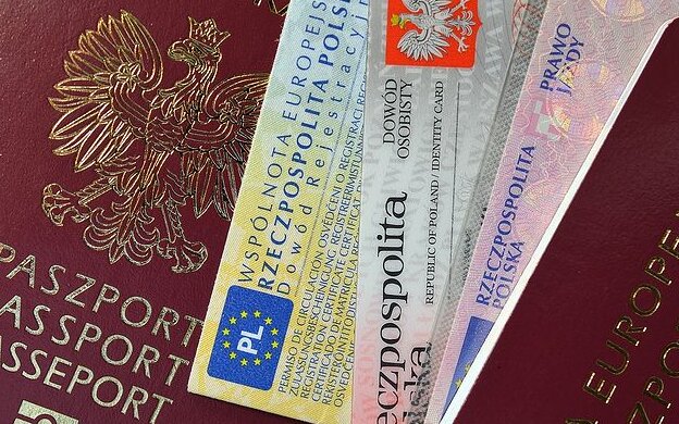 W 2020 roku Polacy będą musieli wymienić dokumenty. Miliony dowodów osobistych trzeba wyrobić na nowo