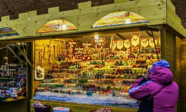 Jarmark bożonarodzeniowy. Źródło: podroze.se.pl