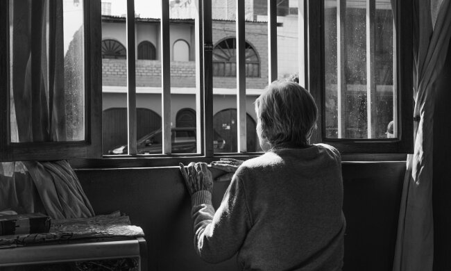 Z życia wzięte. Pomogłam wychować wnuki, a teraz nikt mnie nie odwiedza. W domu opieki zrozumiałam, że przestałam być potrzebna