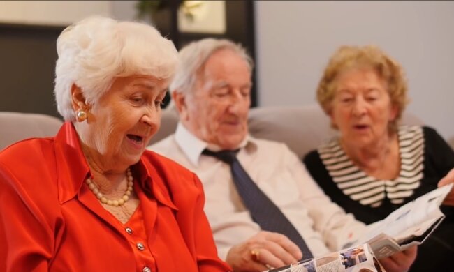 Seniorzy/ YouTube @Empik