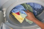 Prosty sposób na czystą pralkę. Wystarczy składnik z łazienki lub kuchni
