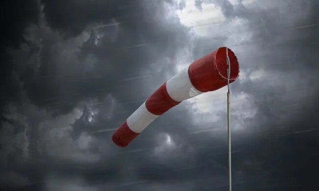 Wydano ostrzeżenia dla całej Polski. Warunki są fatalne i mogą stanowić poważne zagrożenie dla zdrowia i życia