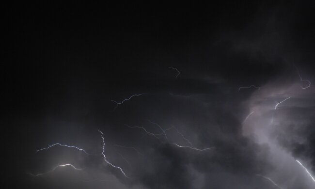 Żywioł ponownie zaatakował. Uczniów trzeba było ewakuować łodziami