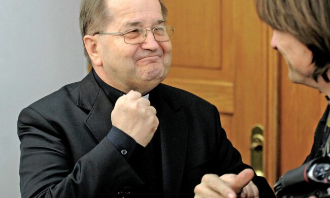 Kolejne ogromne kwoty idą w ręce Rydzyka. Dostanie kilka milionów na ochronę praw chrześcijan