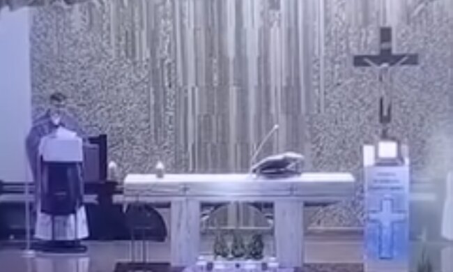 Duchowny mówi o kolędzie/YouTube @Rybnik.com.pl TV