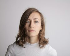 Z życia wzięte. "Mój mąż wymaga czystego domu i jedzenia na stole, a ja pracuję, żeby nas utrzymać": On jest bezrobotny