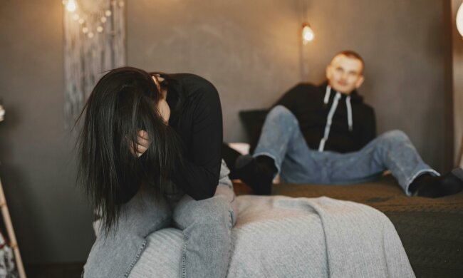 Z życia wzięte. "Mój pasierb niszczy moje małżeństwo, a mąż udaje, że to tylko bunt": Mam już dosyć bycia workiem treningowym