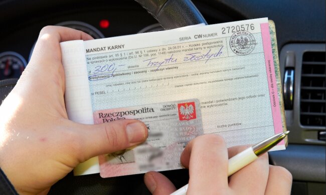 Mikrorachunek podatkowy a mandaty. W życie wchodzą zmiany, o których musi wiedzieć każdy kierowca