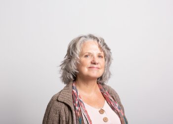 Z życia wzięte. Byłam dumna, że wnuczka znalazła sobie kochanka. Jedna noc wystarczyła, bym pożałowała każdego słowa o jej mężu