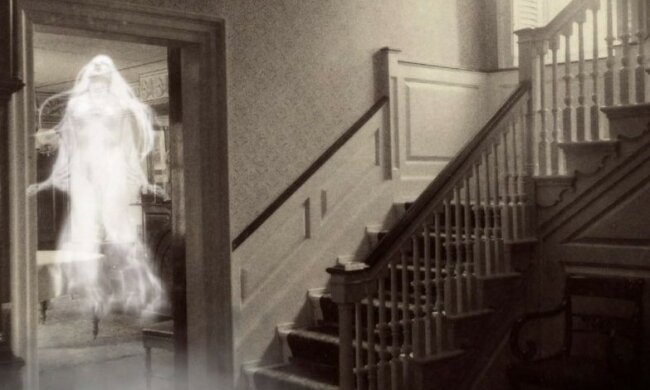 Skąd mamy wiedzieć, czy w miejscu naszego zamieszkania nie przebywa duch albo demon: oznaki nawiedzenia