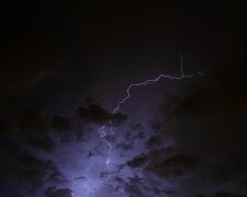 Strażacy pilnie ruszyli na pomoc. Wichura zerwała dach z domu