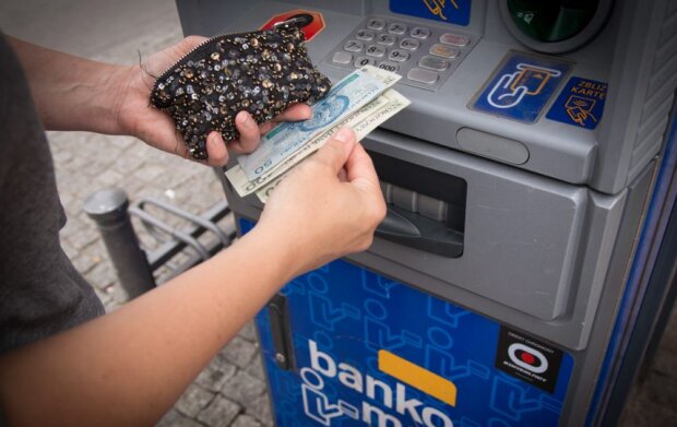Banki wprowadzają godzinę policyjną dla bankomatów. Po tej godzinie nie wypłacisz pieniędzy
