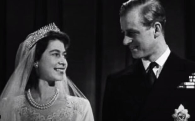 Królowa Elżbieta II i książę Filip/ouTube @Gdzie Taniej