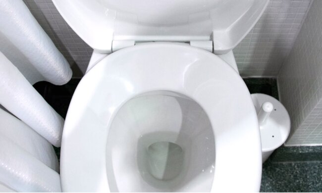 Toaleta/YouTube @Jasna Strona