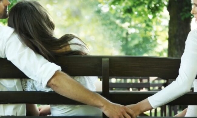 Kobieta wspólnie z mężem odebrała teściową córki z lotniska. Nie spodziewała się, że to zupełnie odmieni jej życie