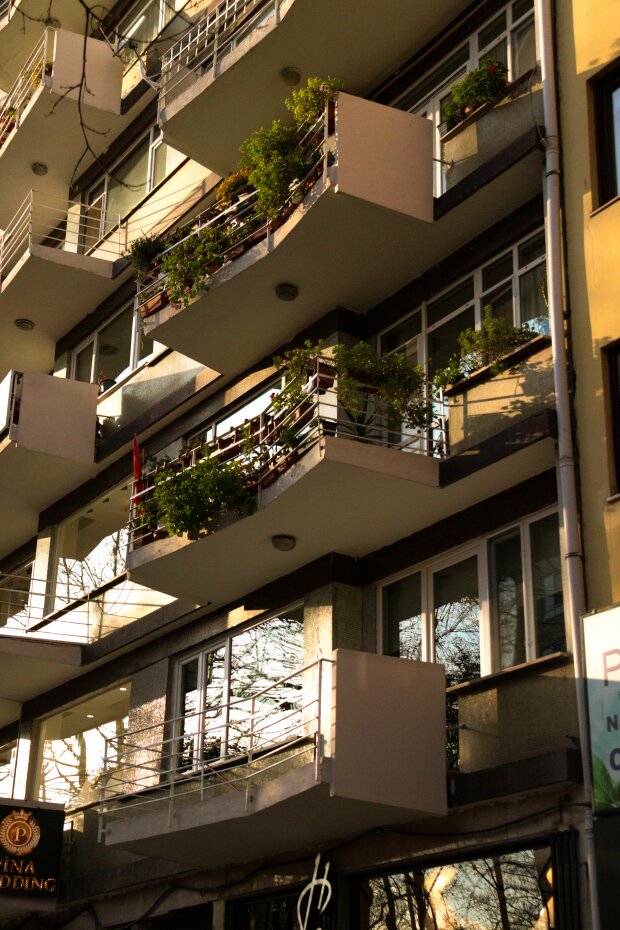 Balkony/Pexels