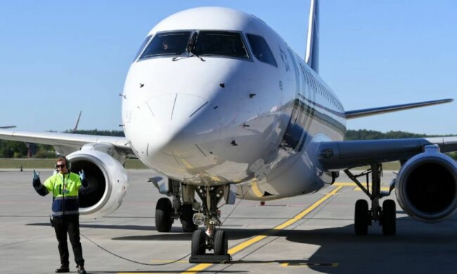 Międzynarodowy ruch lotniczy w Polsce nadal wstrzymany, źródło: TVP Info