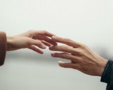 Z życia wzięte. "Córka zakochała się w moim przyjacielu": Nie mogę patrzeć, jak tuli się do faceta w moim wieku