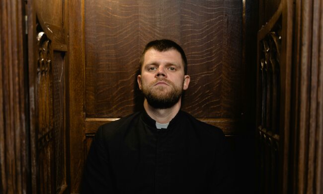 Takie emerytury dostają księża w Polsce. Różnice są ogromne