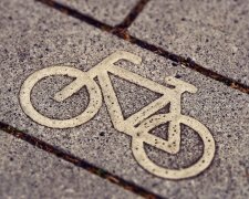 Gdańsk: zdarzenie drogowe z udziałem rowerzystki. Na miejscu działał Zespół Ratownictwa Medycznego