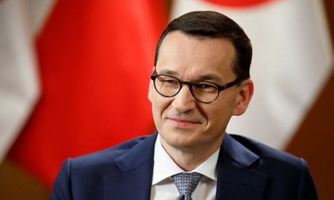 Mateusz Morawiecki zobaczył na YouTube pewien film. Jego emocjonalna reakcja zaskoczyła wielu Polaków