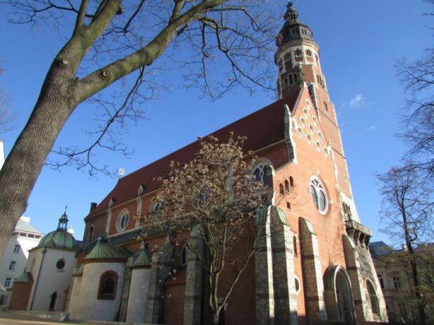 Kraków: kolejne już ognisko koronawirusa w zakonie spowodowało zamkniecie kościoła. Gdzie odkryto nowe zakażenia
