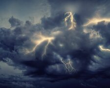 W środku lata zrobiło się biało. Mieszkaniec pokazał grad, który spadł z nieba
