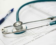 Ten nowotwór rozwija się latami bez bólu. Lekarze ostrzegają przed złudnym spokojem