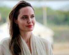 Angelina Jolie pokazała się bez makijażu! Oto niepublikowane wcześniej zdjęcia gwiazdy z Hollywood!