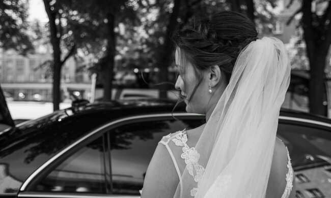 Z życia wzięte. "Wychowałam wnuczkę jak córkę": Na jej ślubie zabrakło dla mnie miejsca, bo byłam zbyt biedna