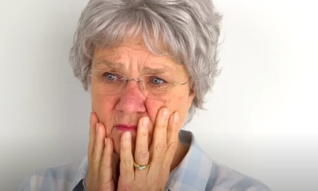 Kobieta/YouTube @Ploteczki