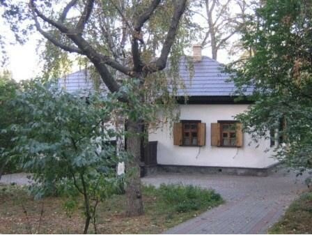 Stara babcia zdecydowała się sprzedać swój dom we wsi. Kupujący stracili dar mowy, gdy weszli do środka