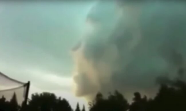 Twarz Boga wśród chmur / YouTube:  Zjawiska Niewyjaśnione