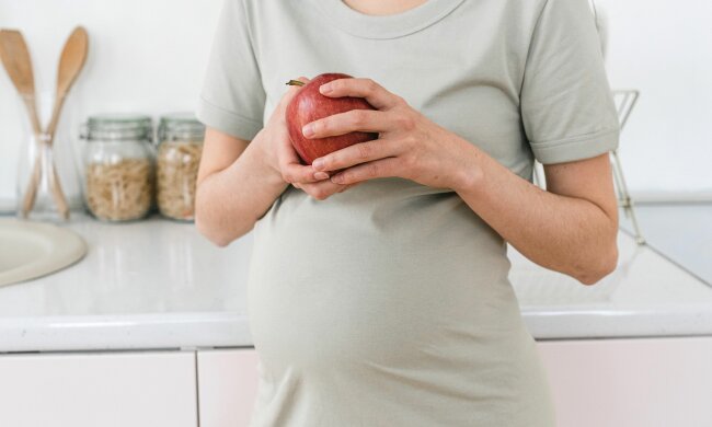 Z życia wzięte. "Moja mama zaszła w ciążę w wieku 45 lat": Byłam przeciwna, bo liczyłam, że pomoże mi przy moim dziecku