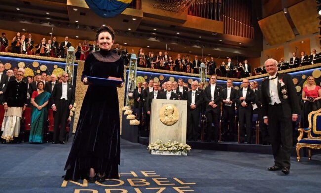 Olga Tokarczuk odebrała Nobla i musi podzielić się nagrodą ze skarbówką. Ile odda polska Noblistka