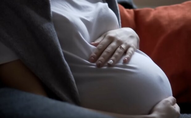 Kobieta w ciąży/YT @Wonderbot