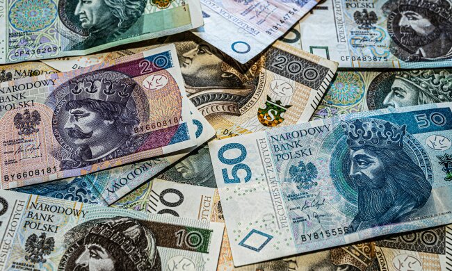 Ten banknot 50 zł jest wart znacznie więcej niż nominał. Liczą się dwie litery
