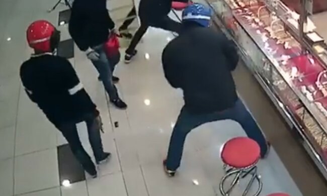 Nieudany napad/screen Facebook @Kedai Emas Sri Alam Sek 23 Shah Alam