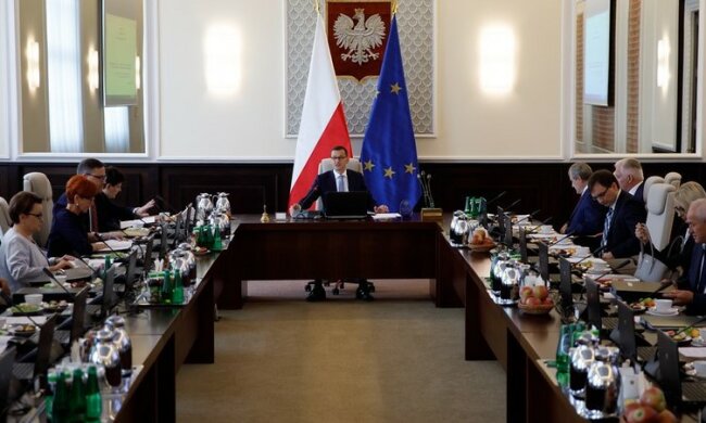 Koronawirus wciąż trzyma lejce. Na liście z zakazem międzynarodowego ruchu lotniczego znalazło się 45 krajów