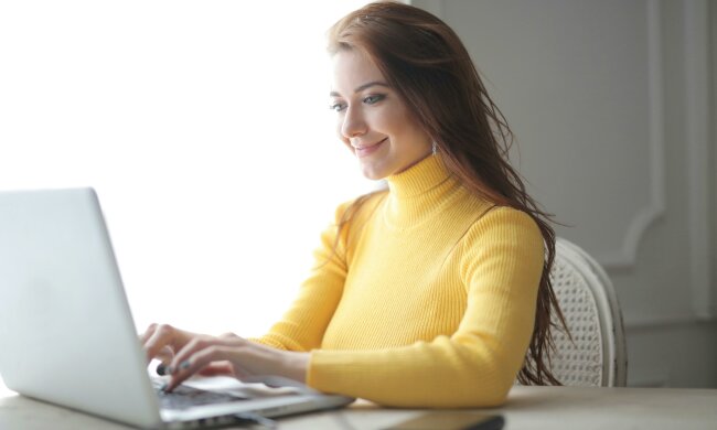 Z życia wzięte. "Chcę się wyprowadzić i zacząć żyć na własny rachunek, ale matka zatrzymuje mnie łzami": Każdy mój krok na zewnątrz nazywa porzuceniem