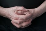 Z życia wzięte. Dzieci i wnuki odwiedzały mnie tak długo, jak długo dostawały pieniądze. Prawdę zrozumiałam dopiero w dniu swoich urodzin