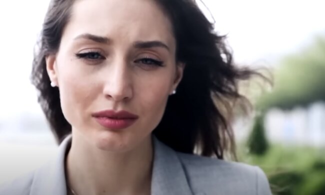 Kobieta/YouTube @Historie Życiowe