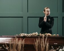 Z życia wzięte. "Żona siedziała przy trumnie męża": Kiedy zamykano wieko, wstała i powiedziała: "Poczekajcie chwilę"