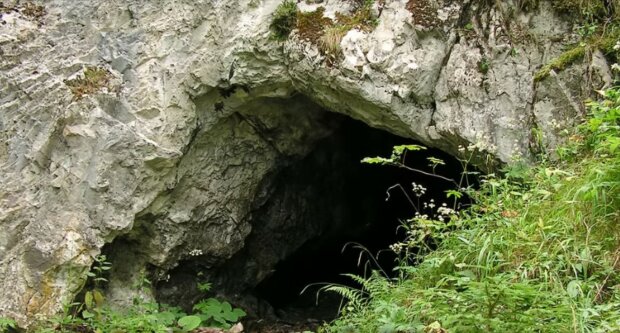 Jaskinia nad Huczawą/YouTube @Tajemity