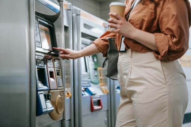 Popularny bank wydał ważny komunikat dla klientów. W niedzielę część usług przestanie działać