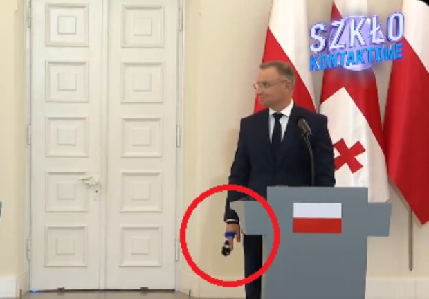 Andrzej Duda/Twitter @Szkło kontaktowe