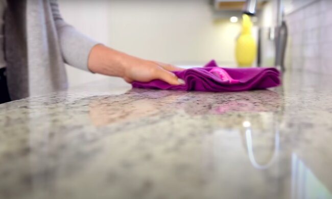 Jak dobrze wytrzeć kurz? / YouTube:  Clean My Space