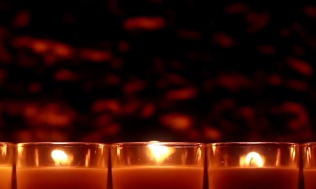 Świece/YouTube @Cat Trumpet