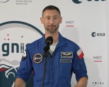 Przywitanie Sławosza Uznańskiego-Wiśniewskiego/YouTube @Onet