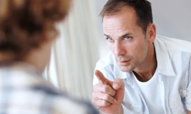 Mężczyzna/YouTube @Ekstra News